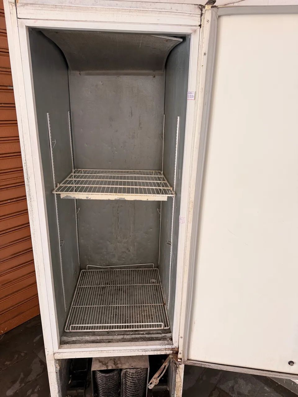 Freezer porta cega - Foto 4