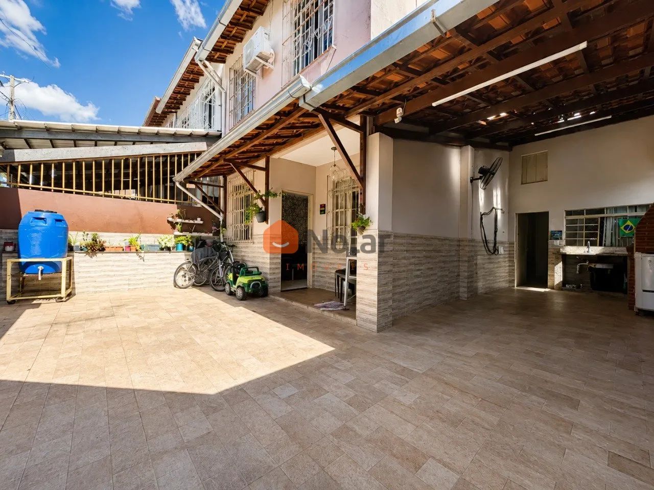 Casa de 4 quartos á venda com suíte e 3 vagas no Bairro Santa Amélia em Belo Horizonte MG