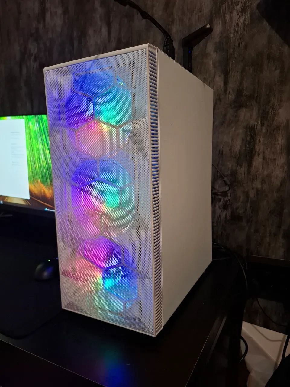 Pc gamer completo, com 2 monitores e dois braços articulados - Foto 2