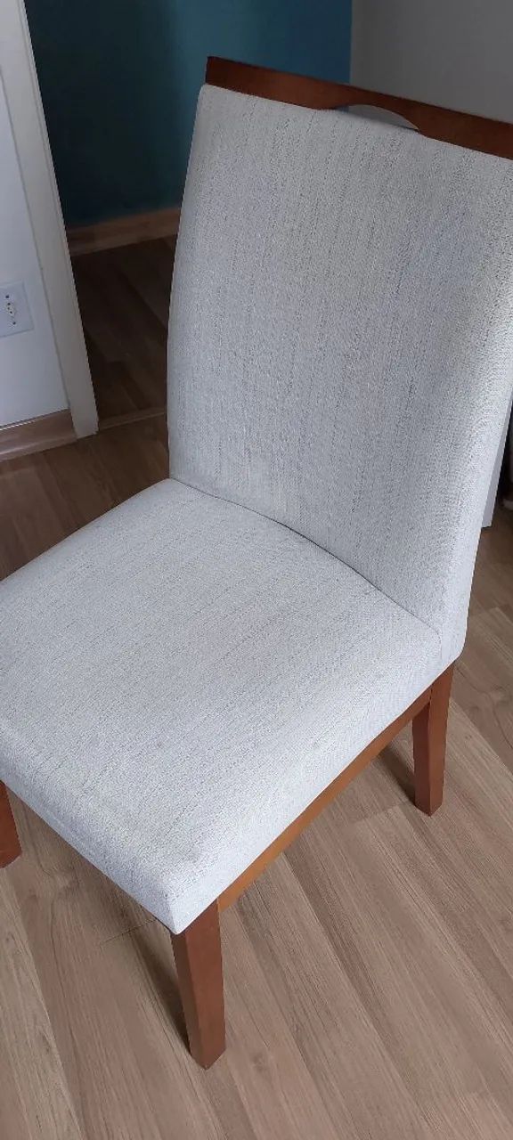 CADEIRAS ESTOFADAS para mesa de jantar. 