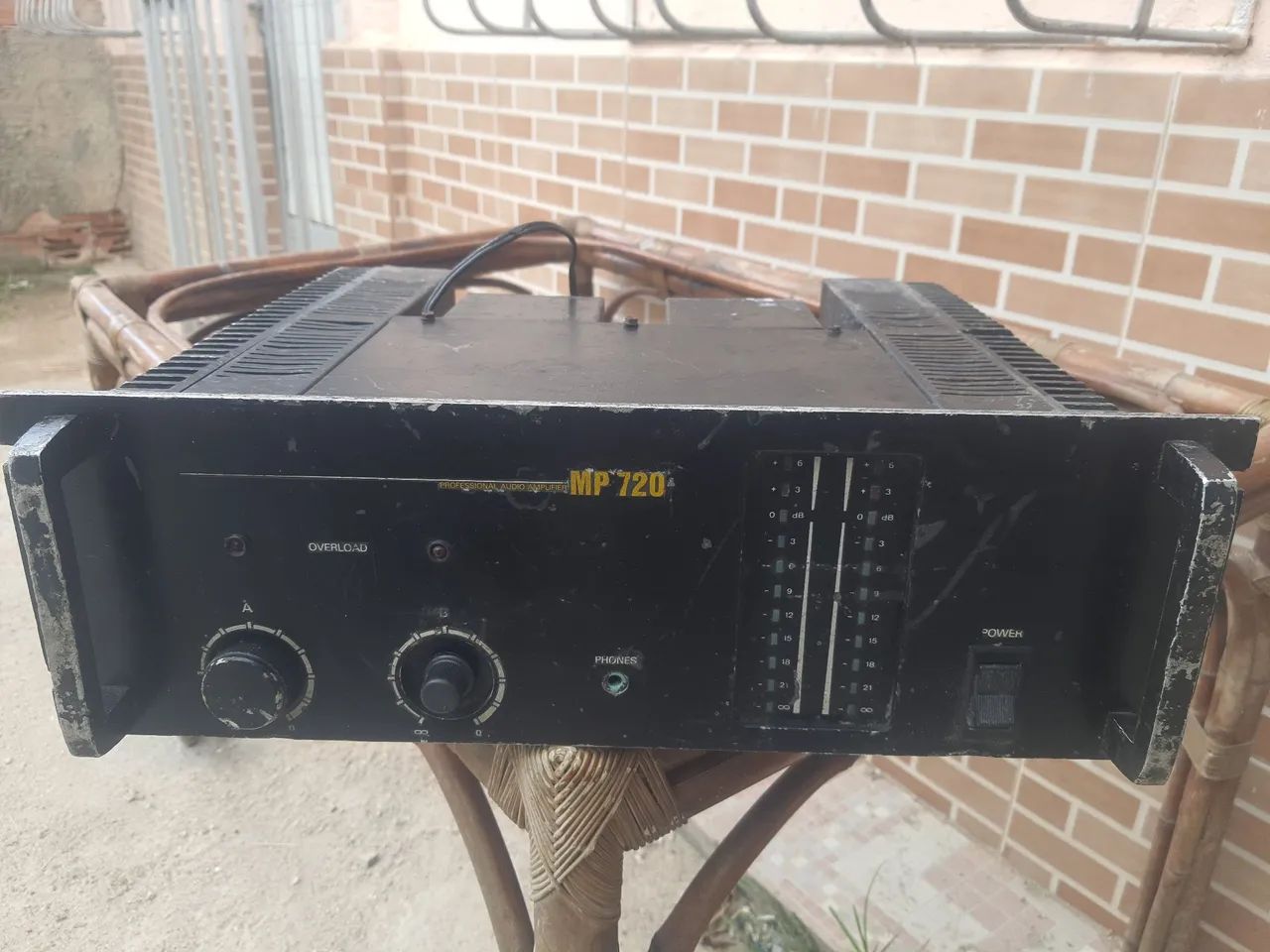 amplificado proficinal muito potente
