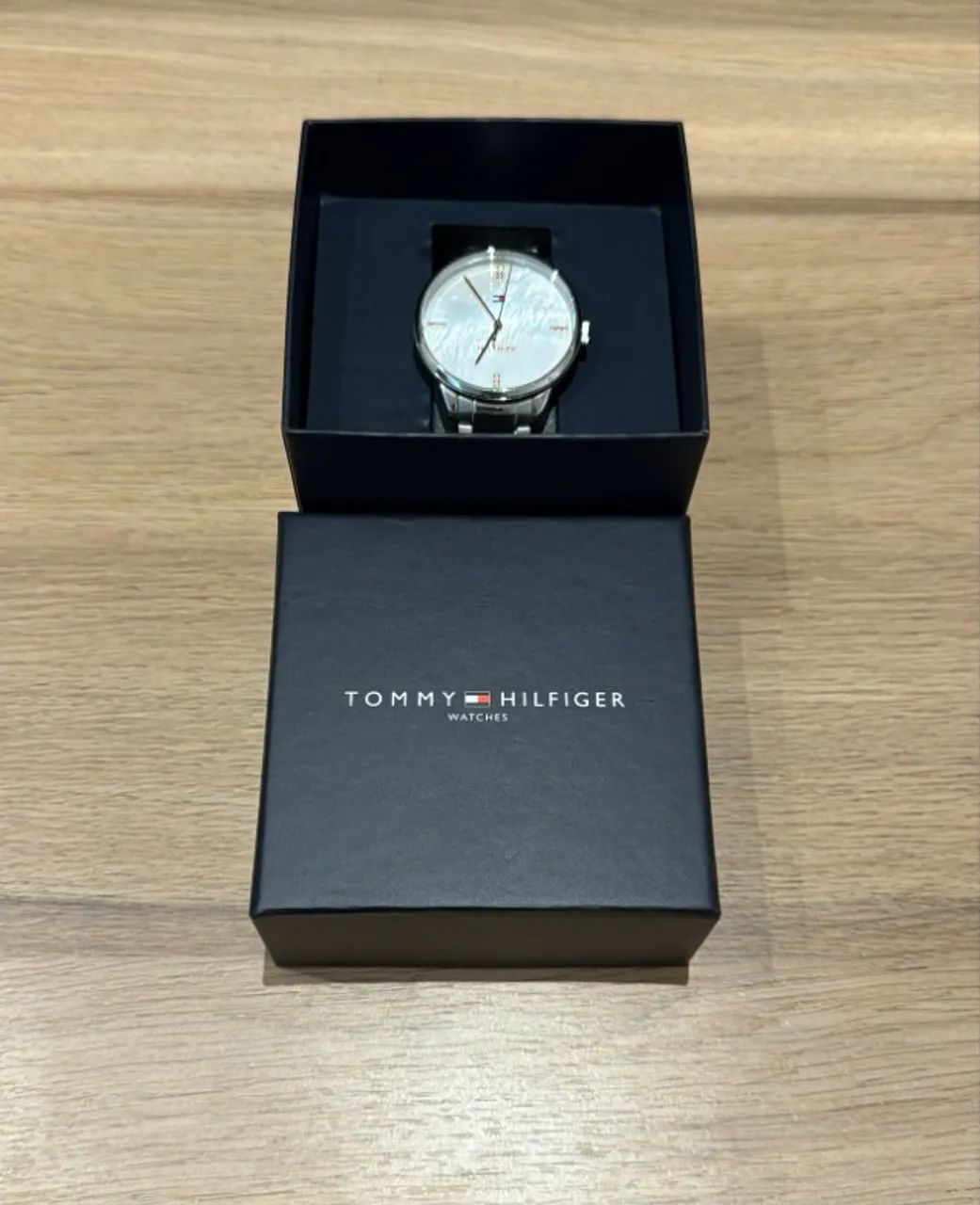 Relógio Tommy Hilfiger Feminino | Prata | Excelente Estado | Com caixa - Foto 2