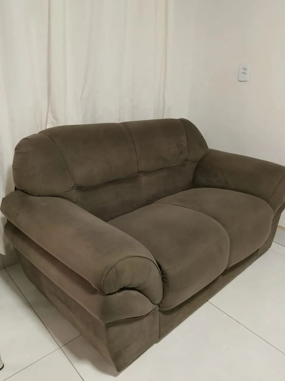 Sofá três lugares SEMINOVO