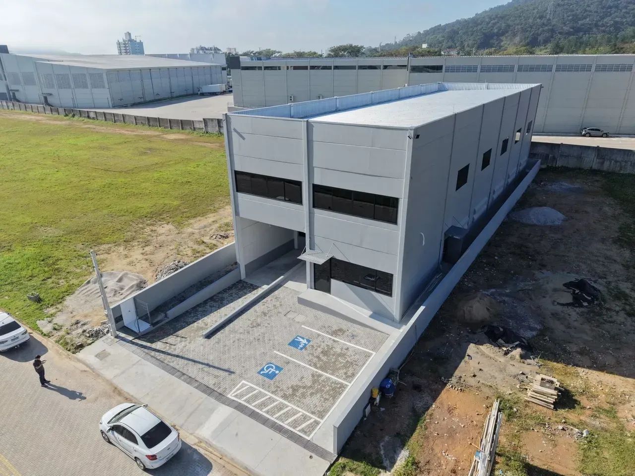 Galpão 657m² - Condomínio Fechado - Deltaville - Biguaçu