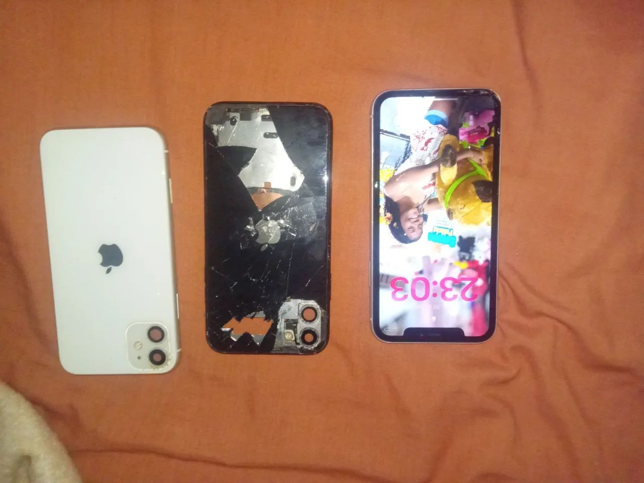 IPhone 11 2 carcaça e 1 icloud livre  - Foto 3