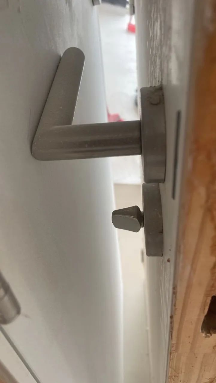 Portas de Banheiro 