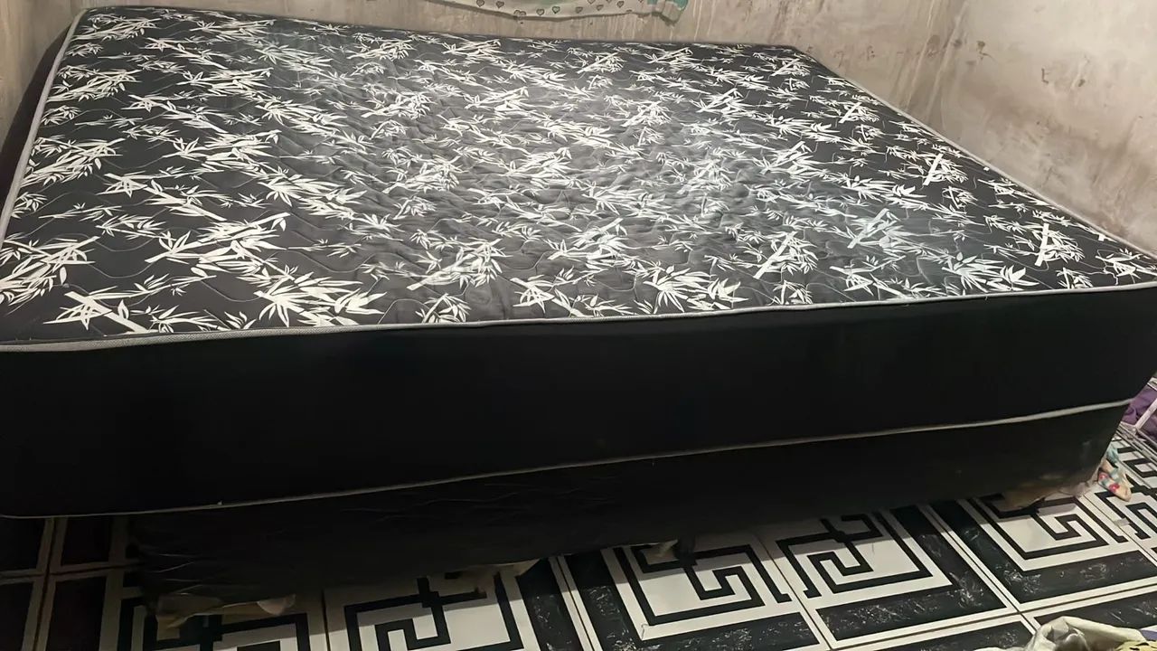 Cama Queem