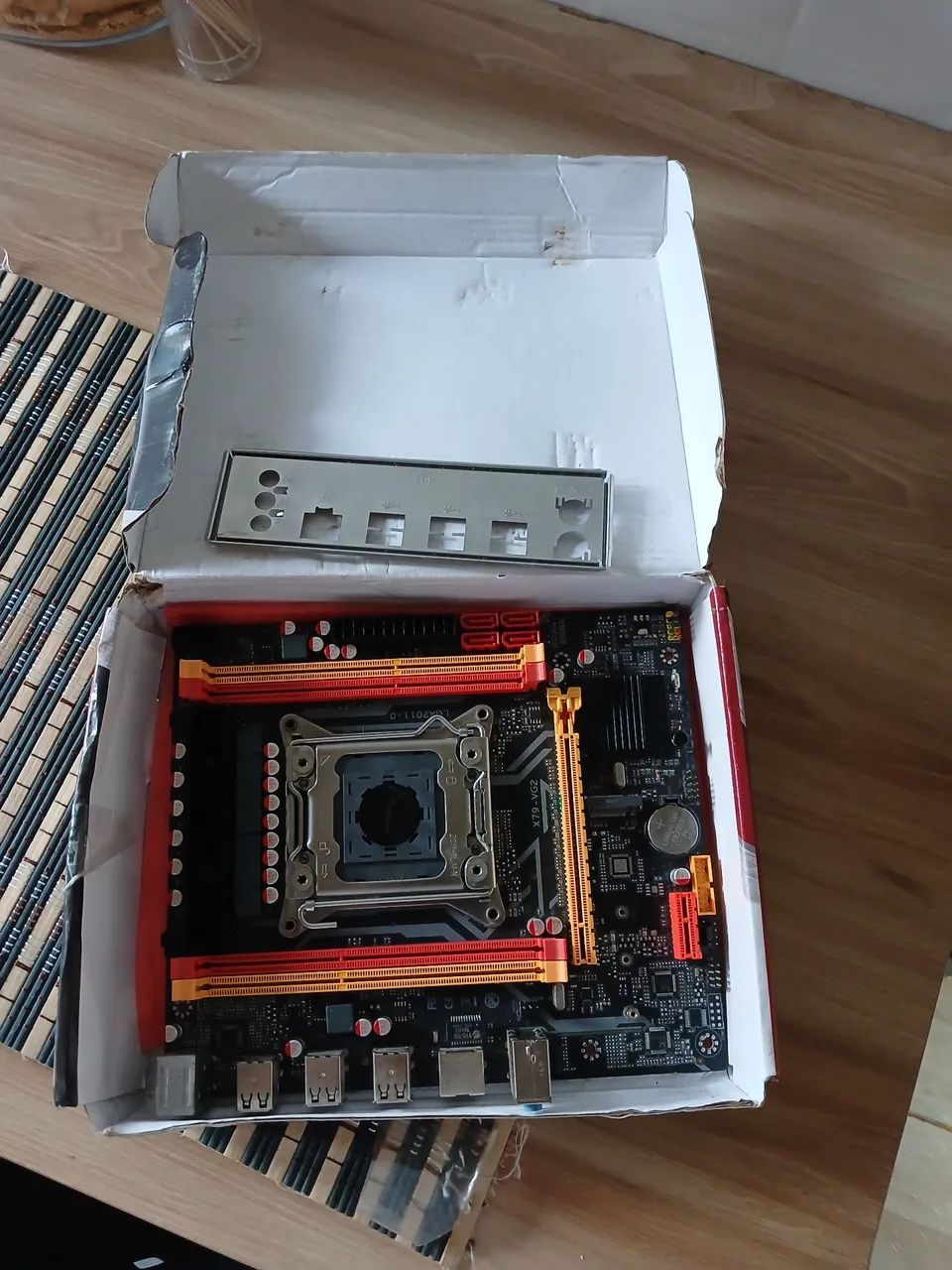 Placa Mãe X79 (Defeito - Leia Descrição) - Foto 2