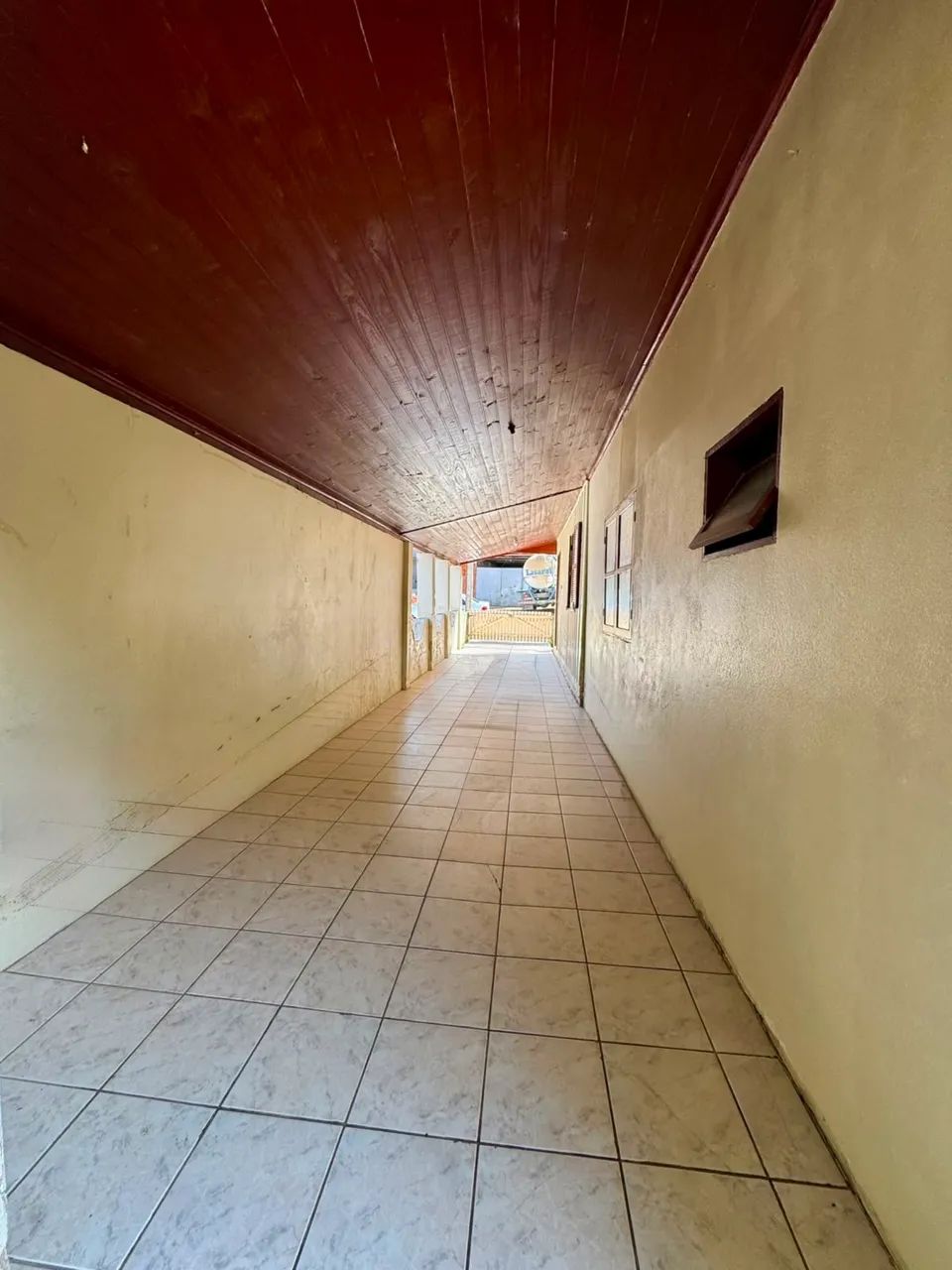 Vendo casa com escritura pública no centro de Anitapolis  - Foto 3