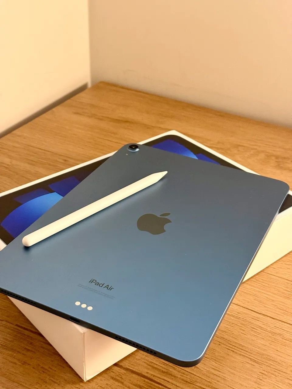 Ipad Air 5° geração 64gb Wifi + Apple Pencil 2a geração - Tablets