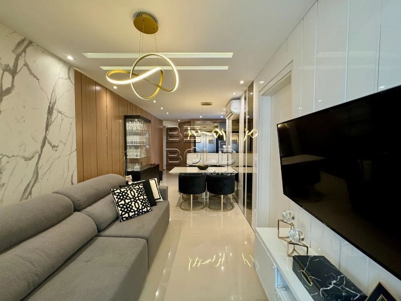 Apartamento moderno com 2 dormitórios no Abraão