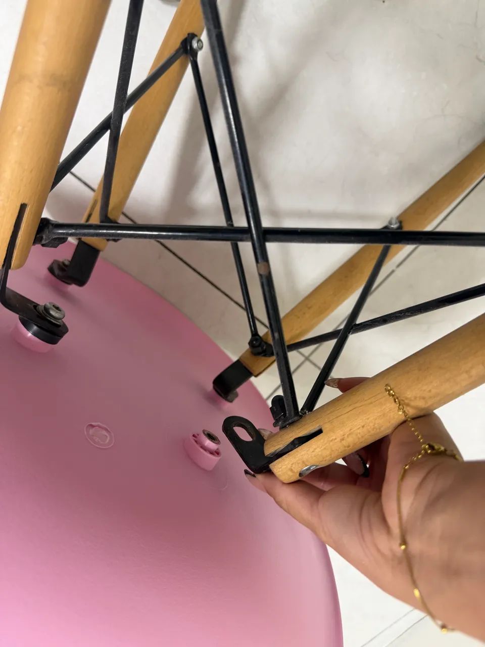 Cadeira Rosa Decorativa - Eames - Foto 2