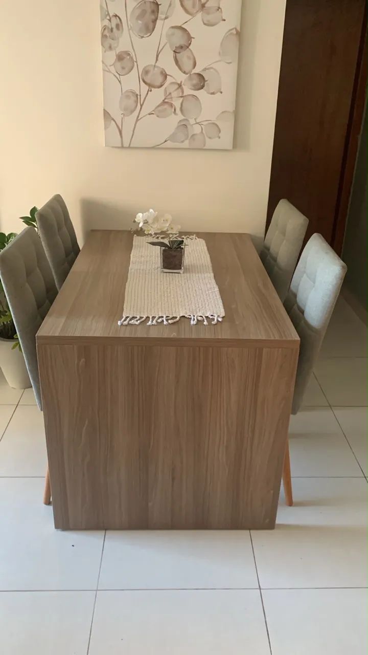 VENDO MESA COM 4 CADEIRAS - Foto 2