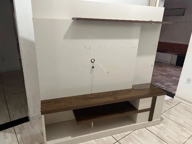 Estante com painel