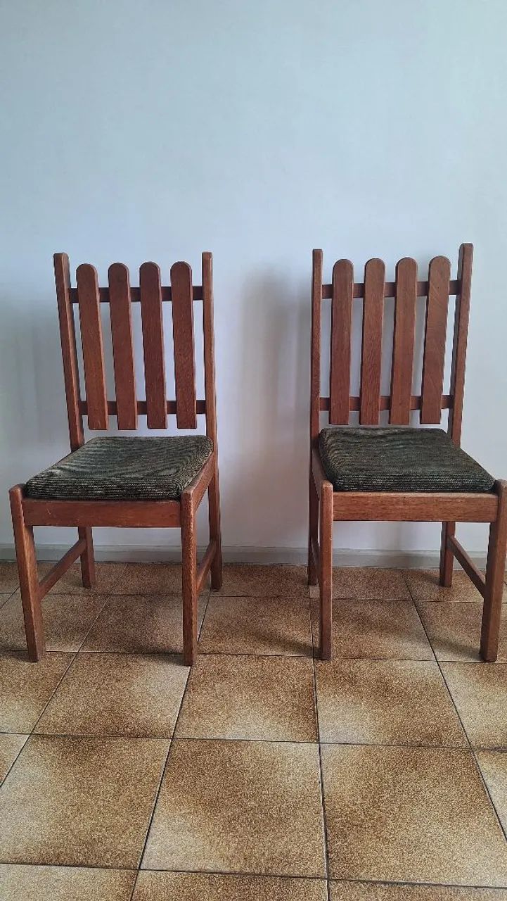 KIT duas cadeiras de madeira com almofadas verdes - Foto 2