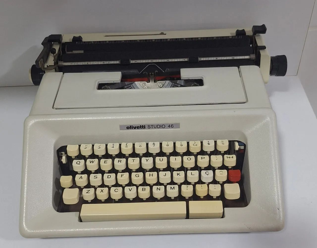 Máquina de Escrever OLIVETTI STUDIO 46. - Foto 2