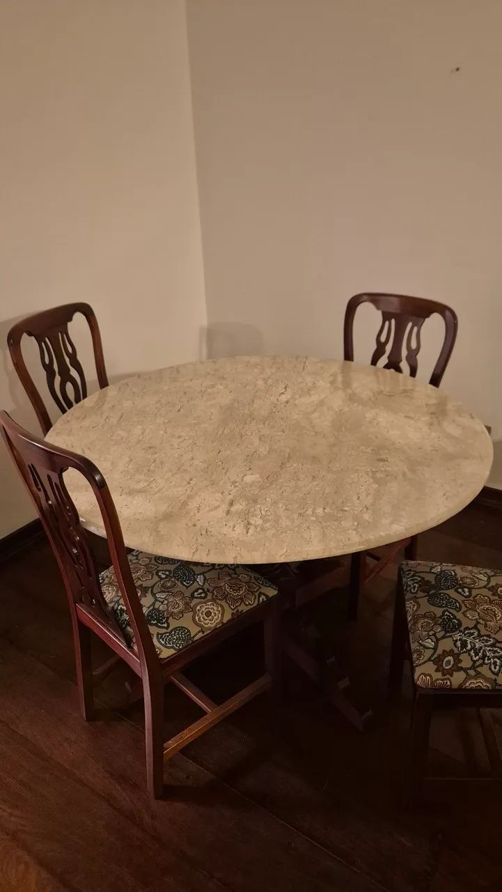 Vendo Mesa de Jantar com 4 Cadeiras - Foto 2