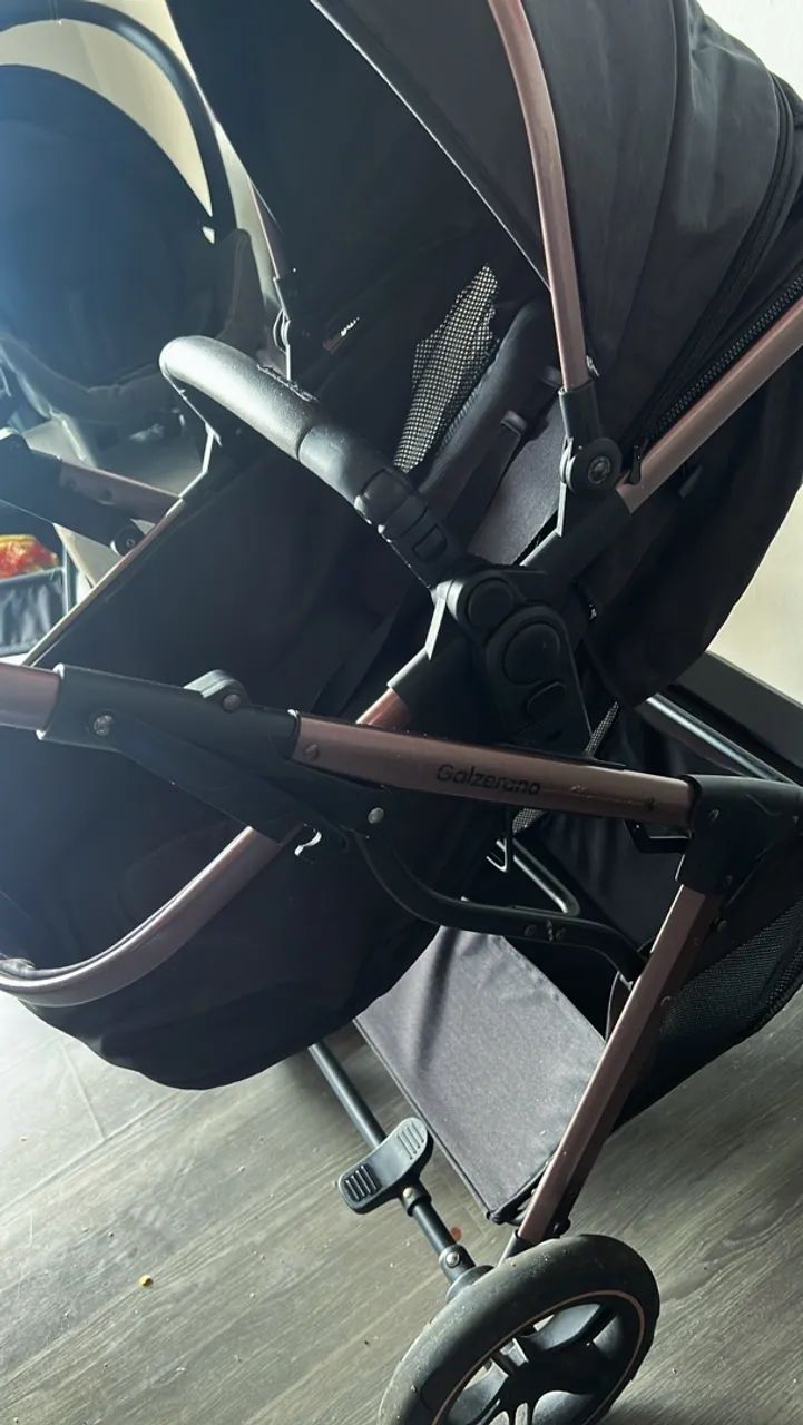 Vendo carrinho de bebê e/bb conforto