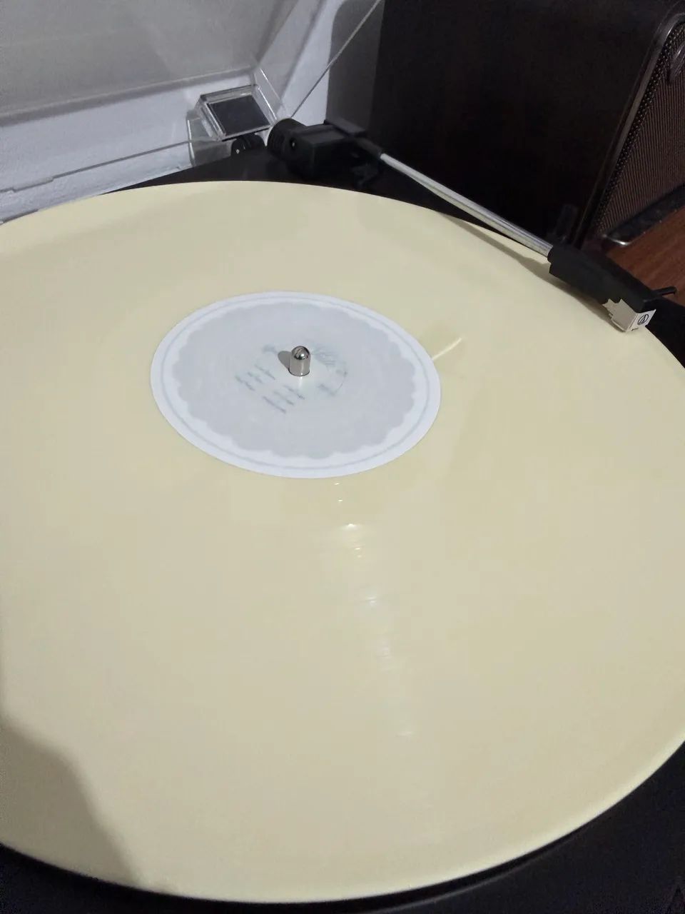 Disco de Vinil LP - Madison Beer Locket ed. Limitada - Foto 2