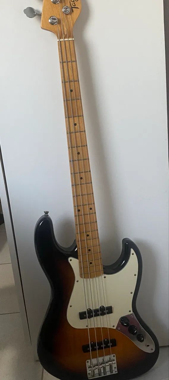 Baixo tagima TW-73 