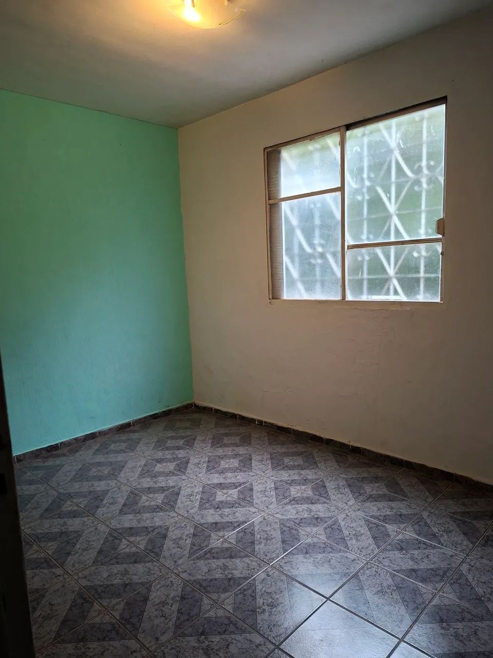 Alugo casa  só no lote - Foto 5