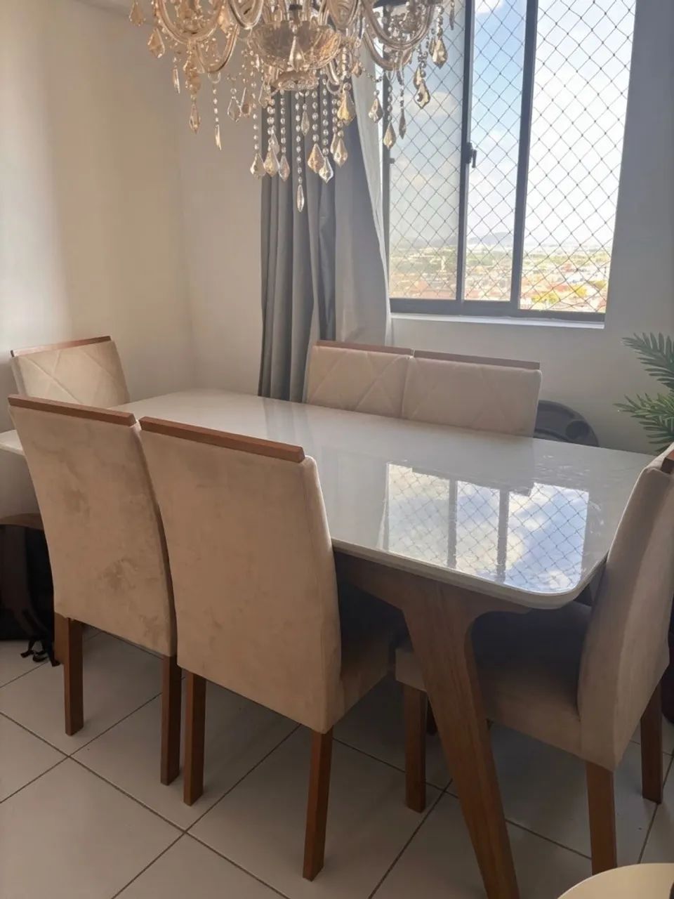 MESA DE JANTAR À VENDA 
