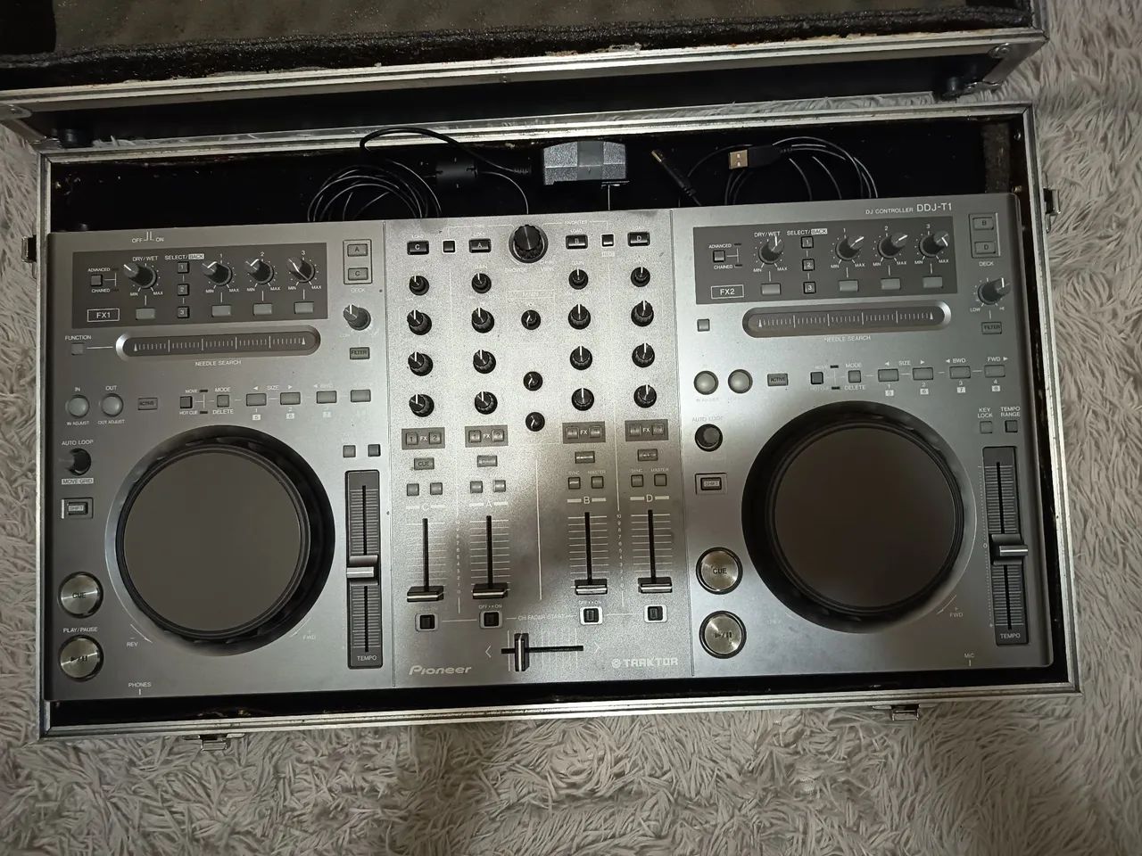 パイオニア　Pioneer DDJ-T1 DDJ-T1 - Controlador DJ para TRAKTOR