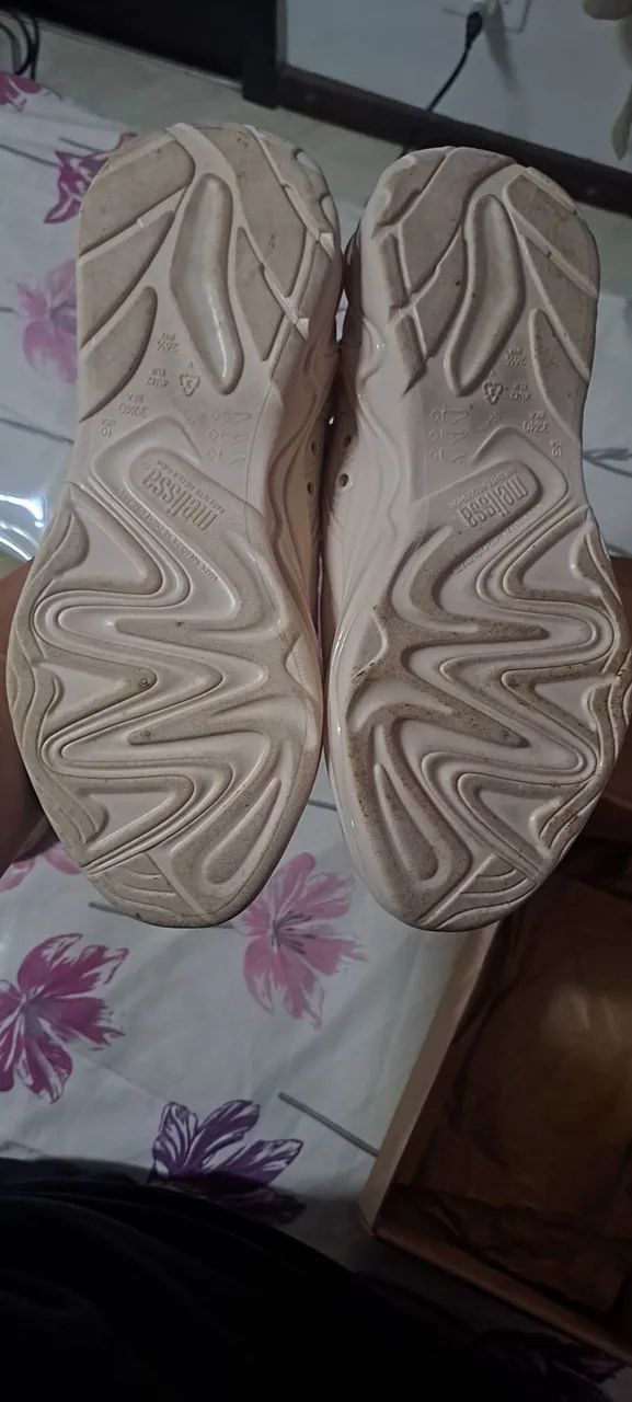 Melissa Burn Sneakers bege usado só uma vez - Foto 5