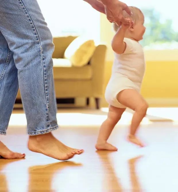 Assistente de Apoio Materno e Cuidados Residenciais
