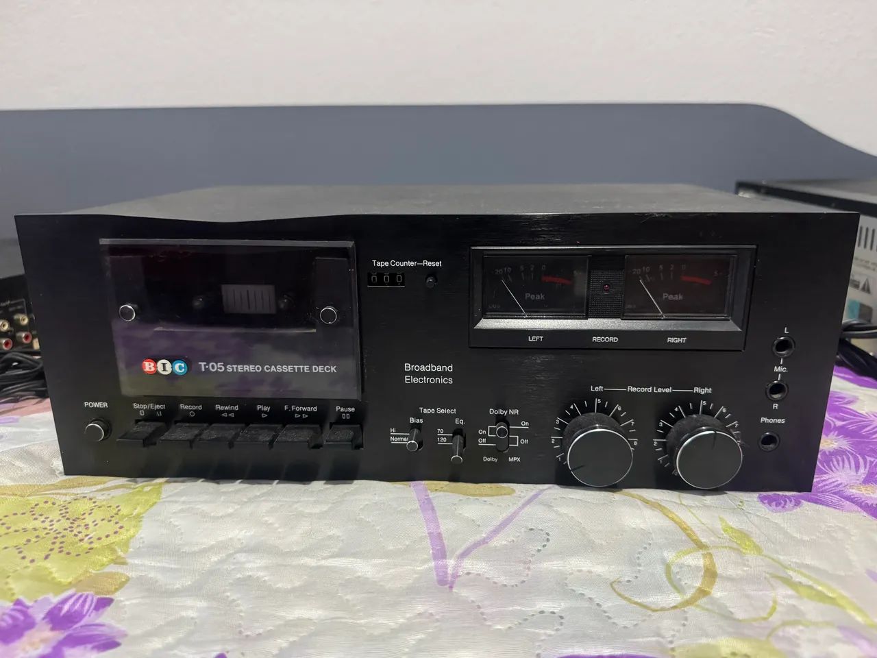 Tape deck stereo cassette deck broadband electronics modelo T-05
