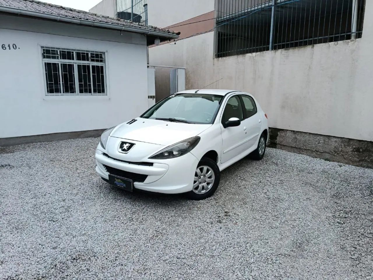 Peugeot 207 Active 1.4 Flex 8V 5P 2015 - Foto 2
