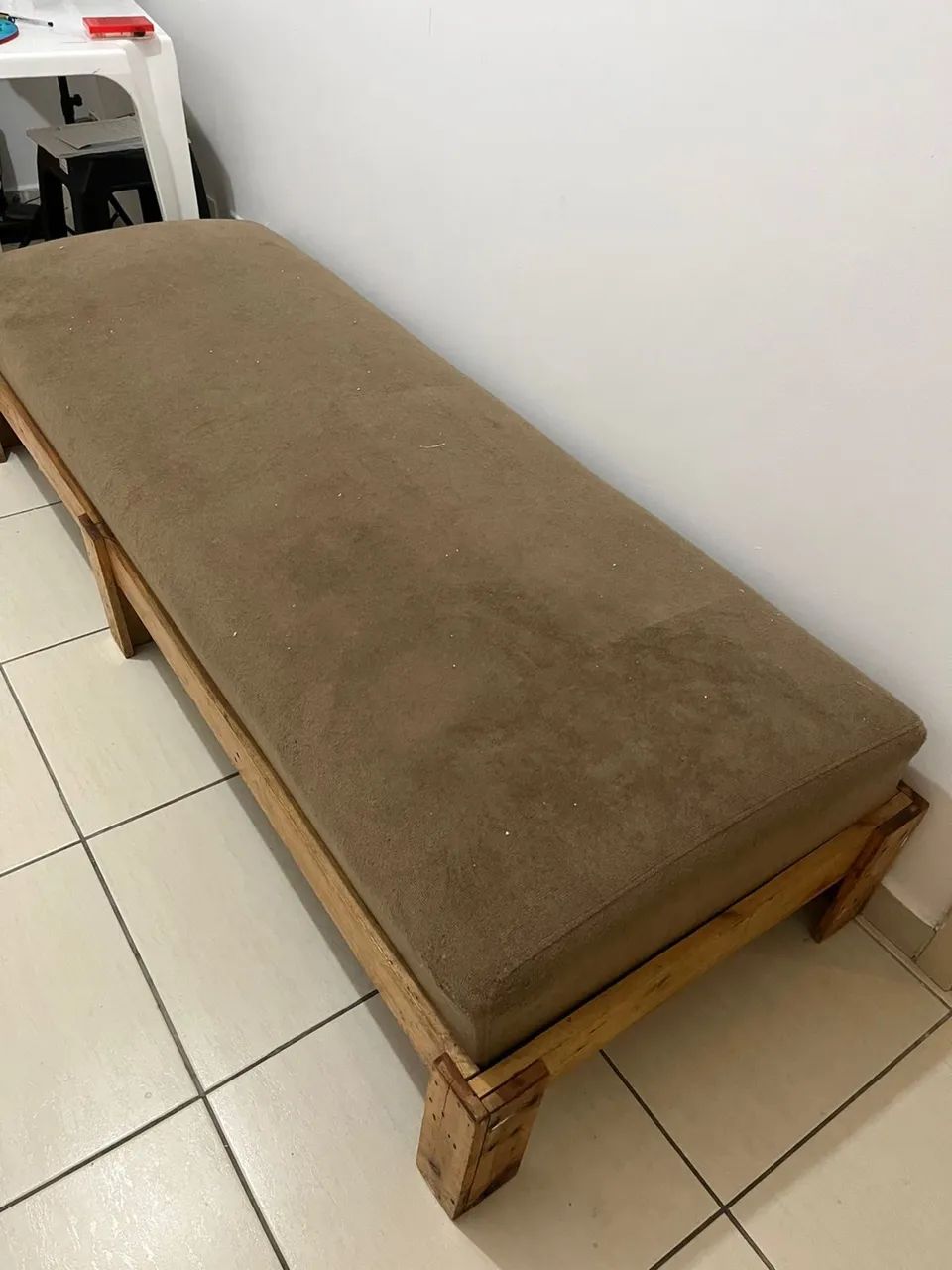 Banco acolchoado de pallet - Foto 2