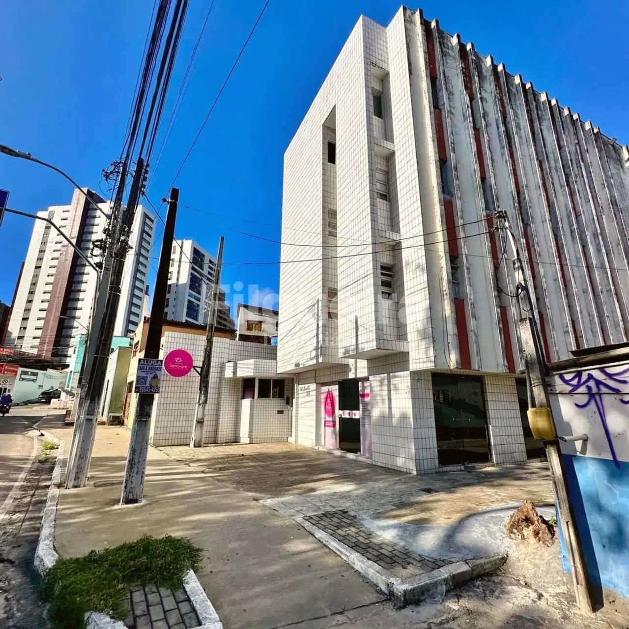 Aluga-se Apartamento no Edifício Joinville em Petrópolis - Natal - RN