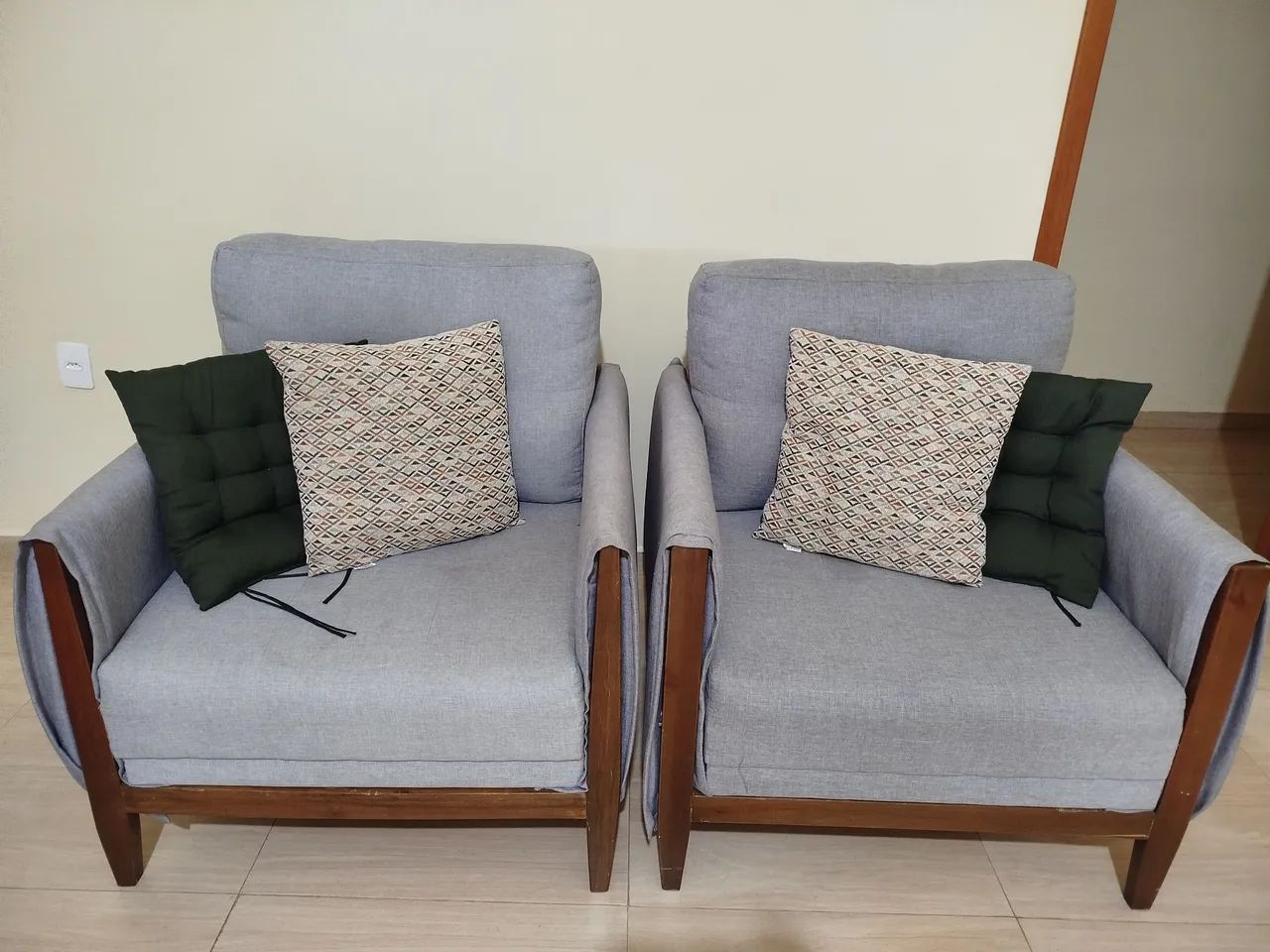 Sofá de 4 lugares + 2 poltronas em excelente estado  - Foto 4