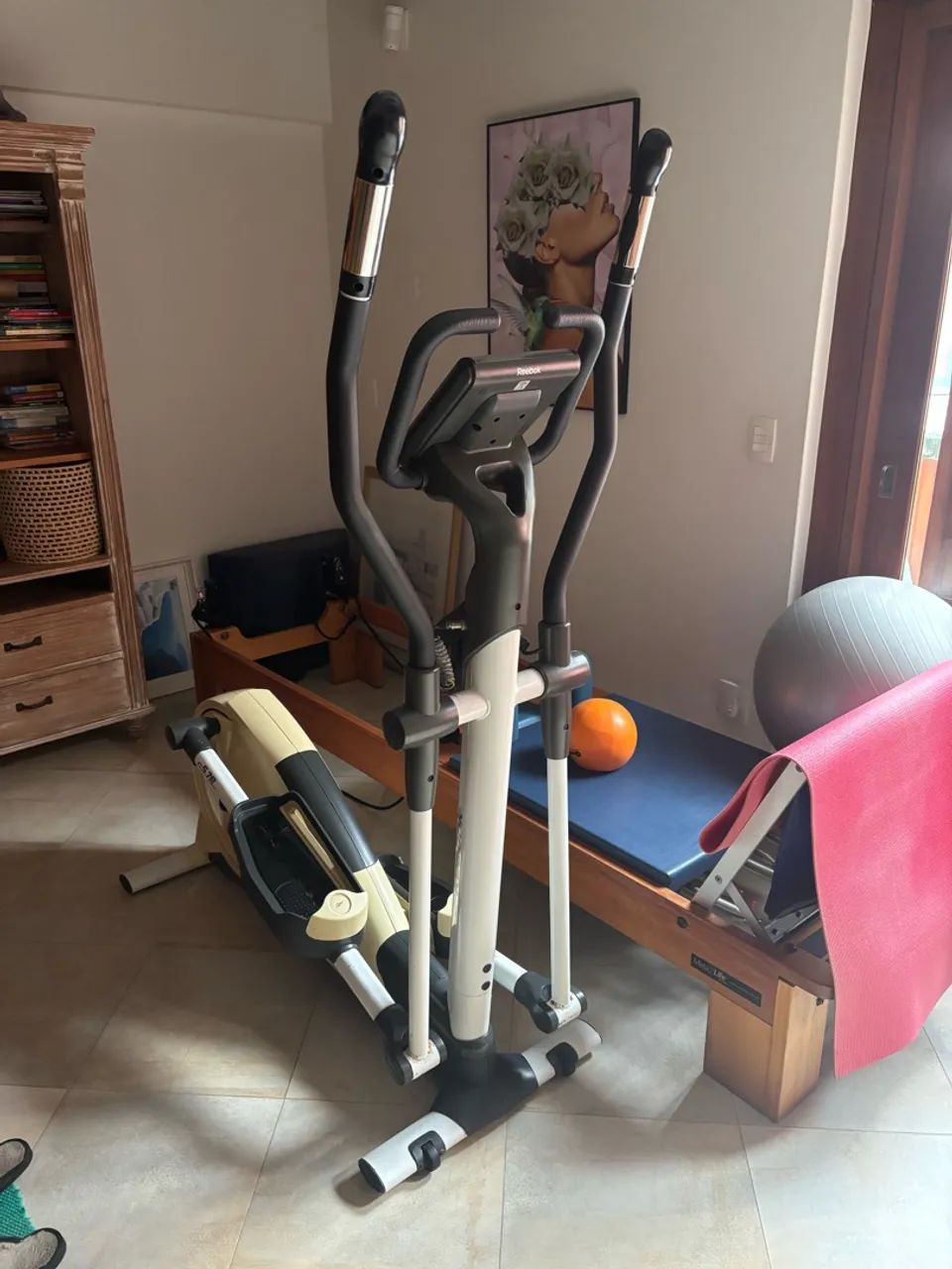 Elíptico Reebok C5.7e - Excelente equipamento - Funcionando - Foto 4
