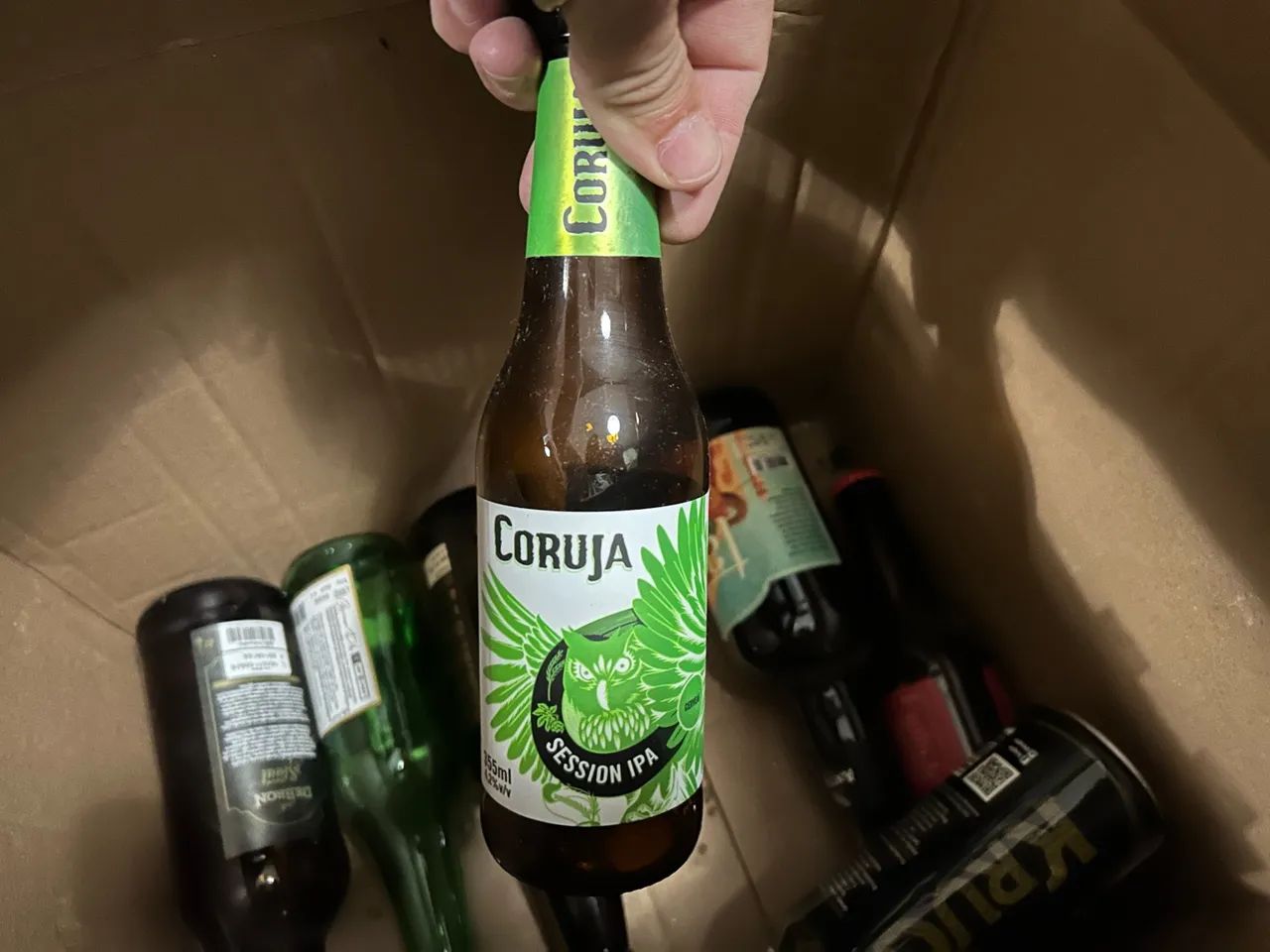 Coleção latas e garrafa cerveja exóticas retrô  - Foto 4