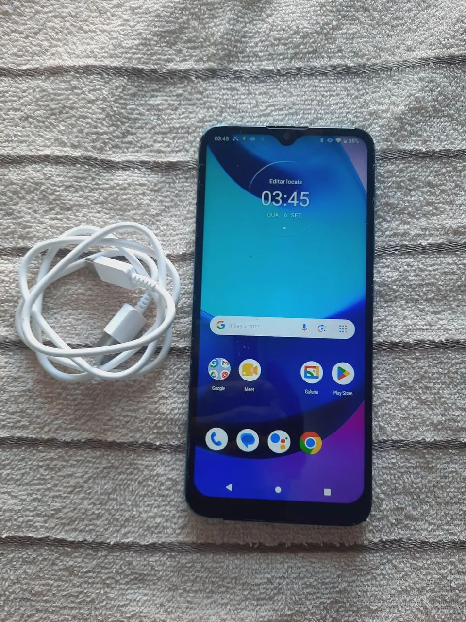 Vendo celular Motorola E20 64 G pegando tudo perfeito 