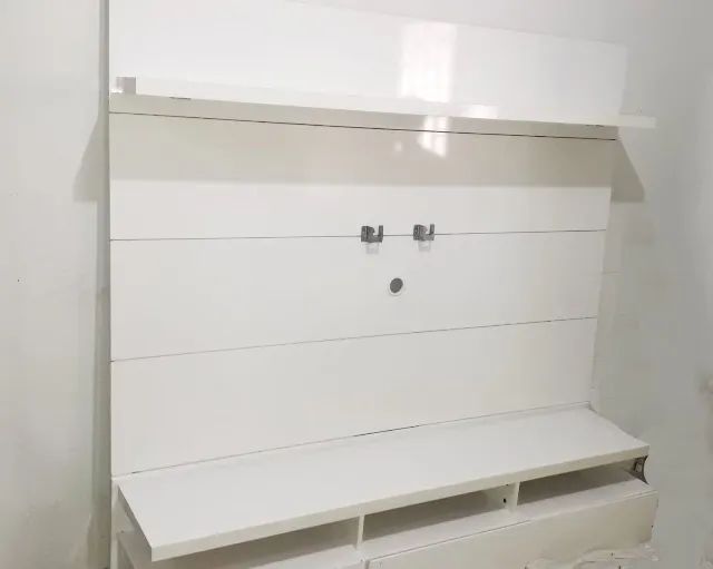 Rack suspenso branco em perfeito estado 