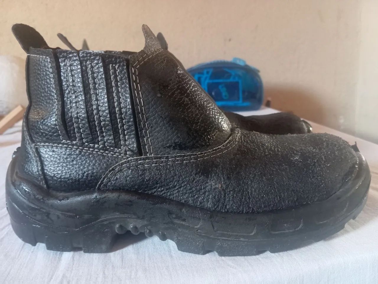 Bota N 37