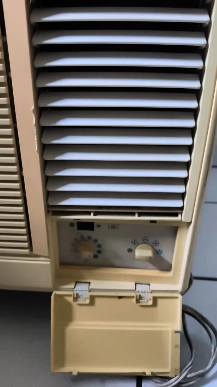 Ar- Condicionado 18 btus - 220w - Foto 2