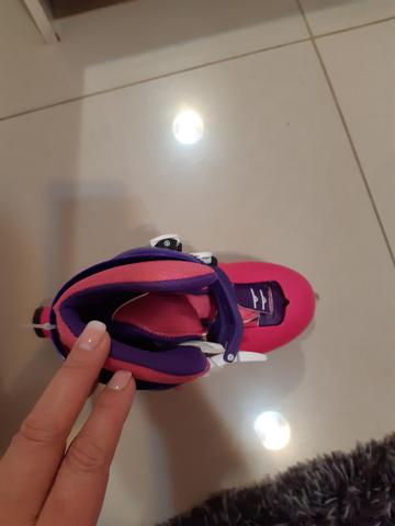 Patins usado apenaas duazl vezes , acompanha cotoveleira ,joelheira e capacete - Foto 3