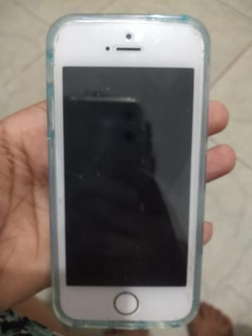 Vendo celular iPhone 5 SE 64gb sem nem um defeito