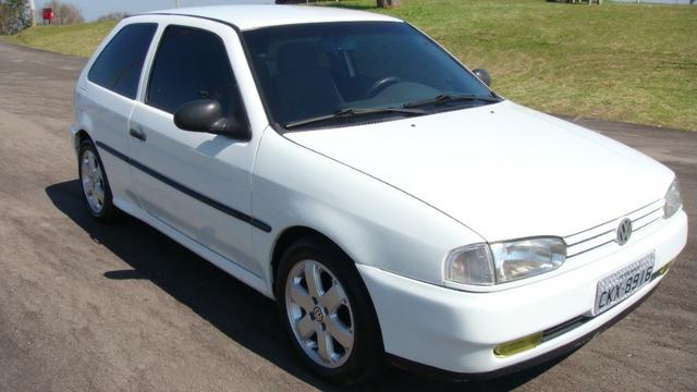 VW Gol 1.6 AP 1997 com direção hidráulica - Foto 5