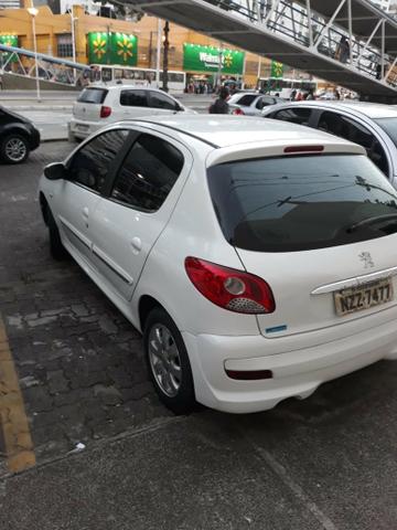 Peugeot 2012 Sr completo pneus bons