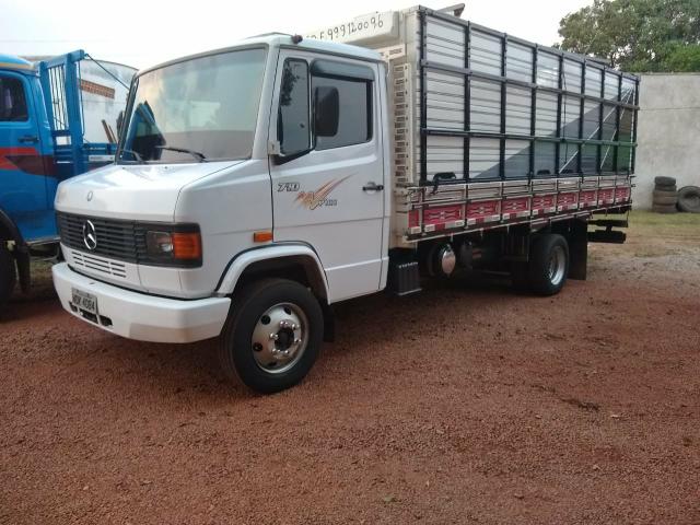 Caminhão Mercedes bens 710 plus - Foto 2