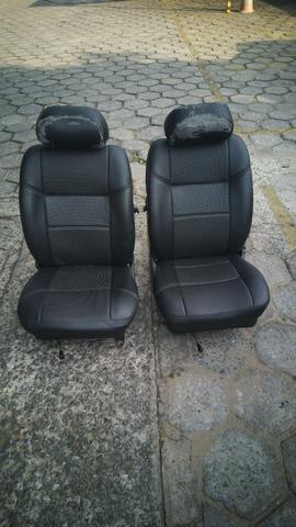Banco dianteiros de Fiat 147