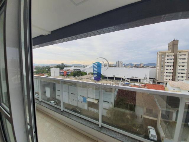 Apto dois quartos sendo uma suíte e ampla sacada - São Judas - itajaí - SC - Foto 6