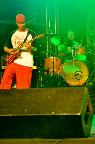 Aulas de Guitarra e Violão Iniciantes e Intermediários - Foto 4