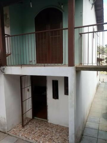Casa dois pisos com garagem e piscina - Foto 8