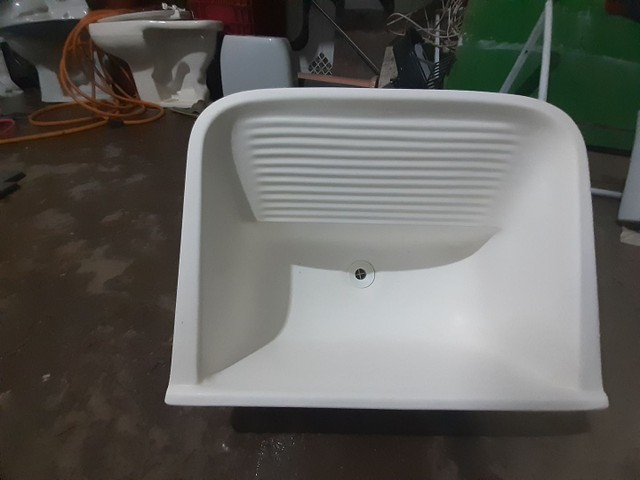 Tanque semi novo de fibra sintética Lisa pesada